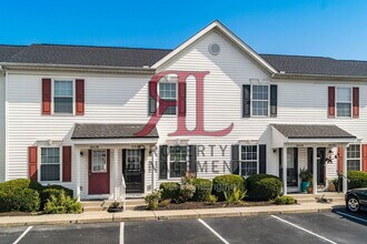 6022 Brice Park Dr in Canal Winchester, OH - Foto de edificio - Building Photo