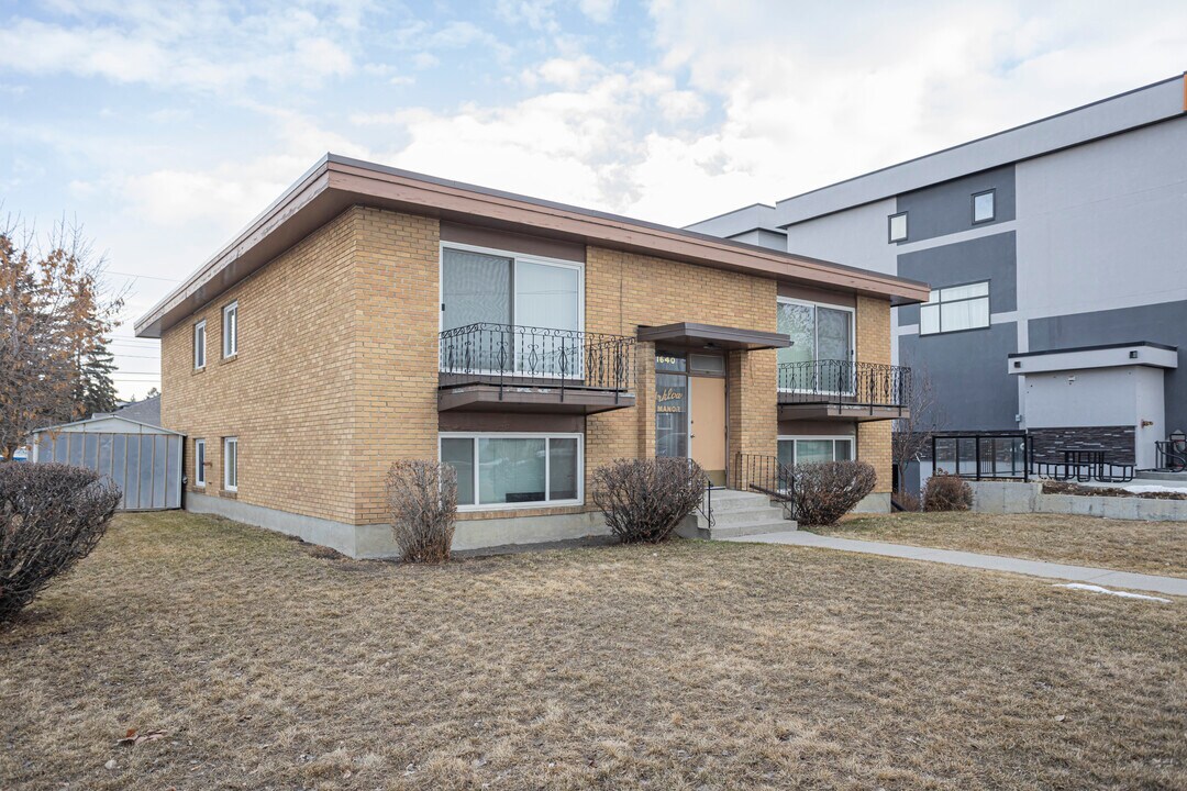 1640 20 Av NW in Calgary, AB - Building Photo