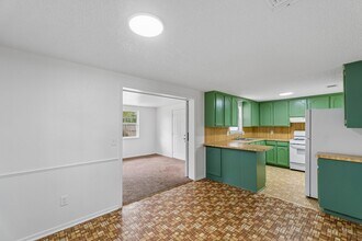 8432 NW 92nd St in Oklahoma City, OK - Building Photo - Building Photo