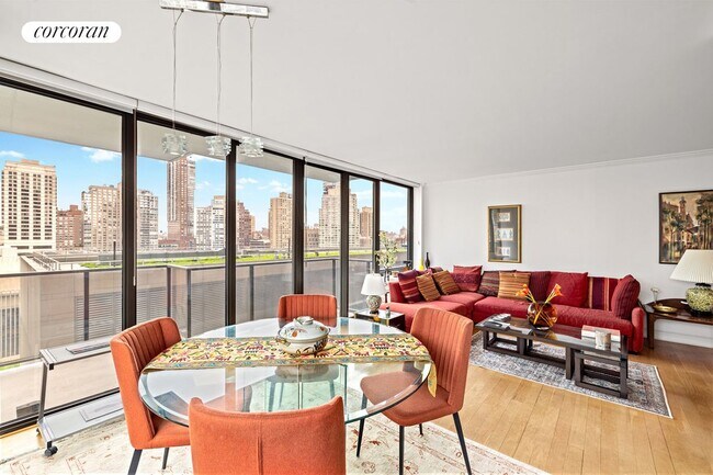 161 W 61st St in New York, NY - Building Photo - Building Photo