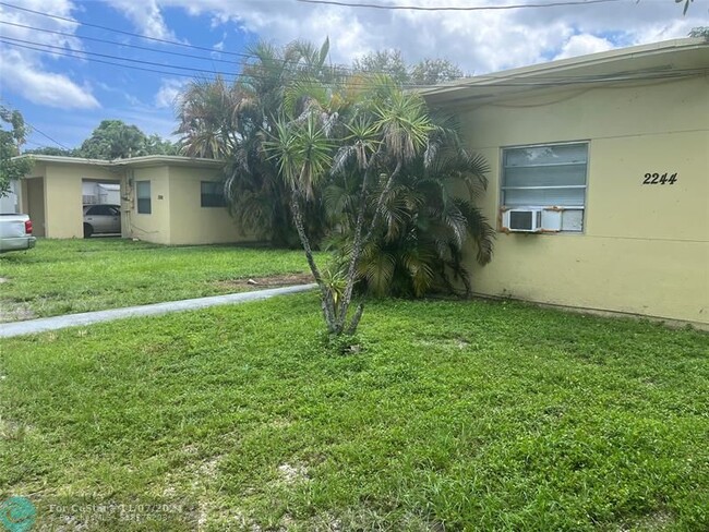 2244 Arthur St in Hollywood, FL - Building Photo - Building Photo