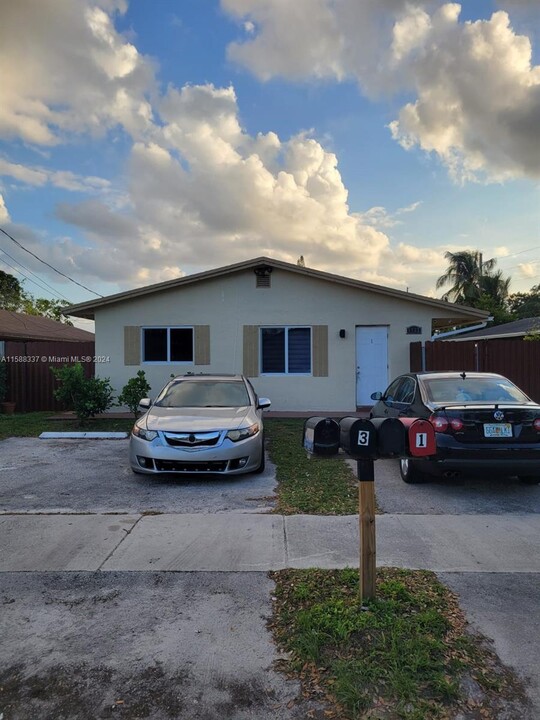 5922 Pierce St in Hollywood, FL - Building Photo