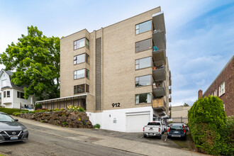 912 3rd Ave W in Seattle, WA - Building Photo - Building Photo