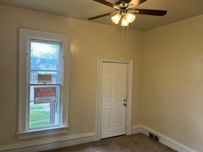 612 W 11th St in Sioux Falls, SD - Building Photo - Building Photo