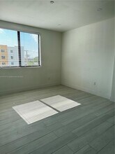 909 E 24th St-Unit -203 in Hialeah, FL - Building Photo - Building Photo