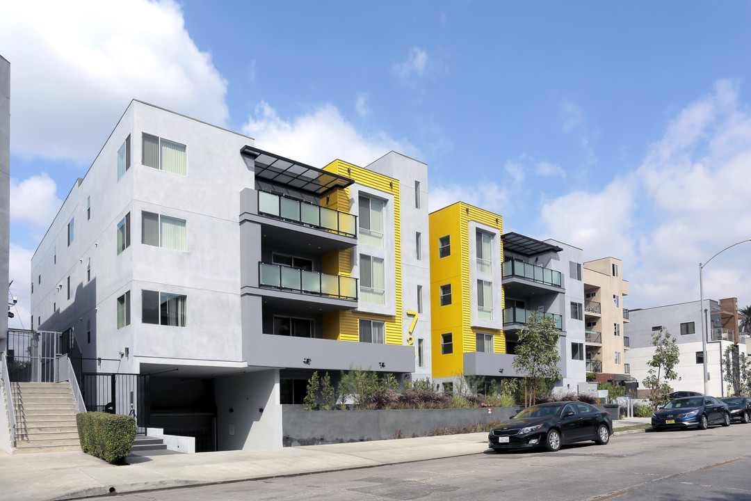 Wilcox Place in Los Angeles, CA - Building Photo