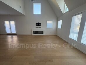 2430 Richmond Rd in Beachwood, OH - Building Photo - Building Photo