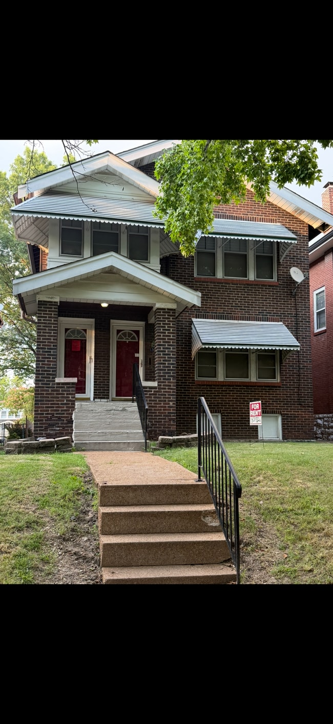 3643 Dover Pl, Unit 3 Bedroom 2nd Floor