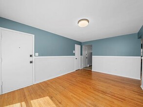 8921 S Cottage Grove Ave in Chicago, IL - Building Photo - Building Photo