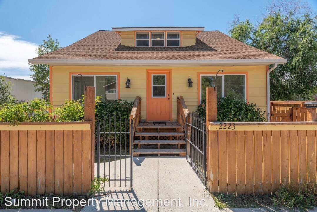 2223 S 3rd St W in Missoula, MT - Building Photo