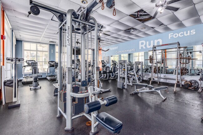 Perse Apartments in Orlando, FL - Building Photo - Interior Photo