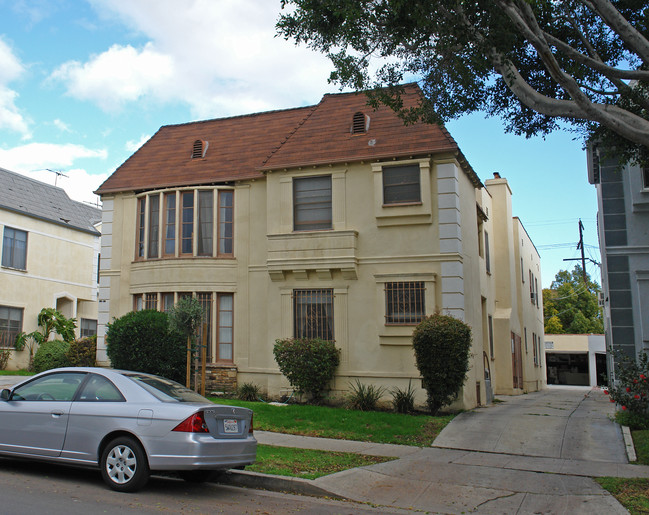 346 N Curson Ave in Los Angeles, CA - Building Photo - Building Photo