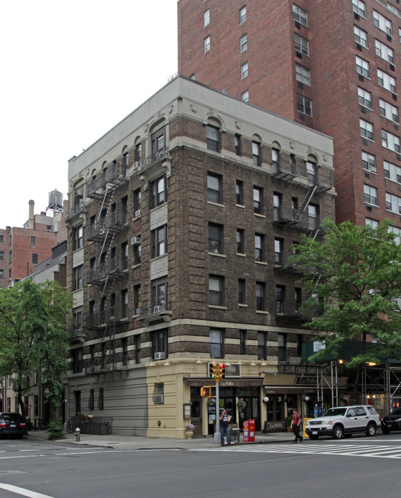 151 E 19th St in New York, NY - Building Photo