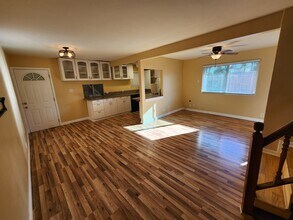 5941 Whitnall Hwy in North Hollywood, CA - Building Photo - Building Photo