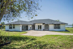 12830 Florida Ave in Astatula, FL - Building Photo