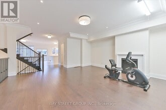 384 Hwy 7 in Richmond Hill, ON - Building Photo - Building Photo