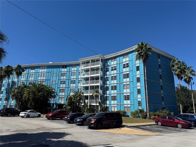 3315 58th Ave S in St. Petersburg, FL - Building Photo - Building Photo