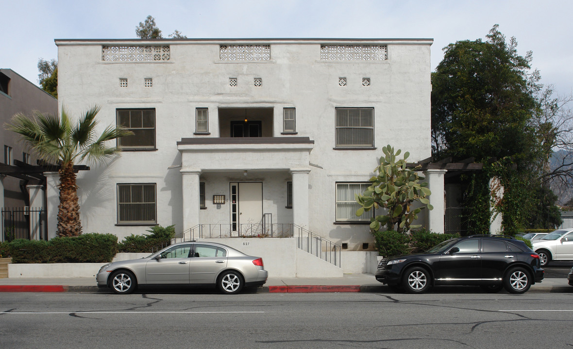 527 Union St in Pasadena, CA - Foto de edificio