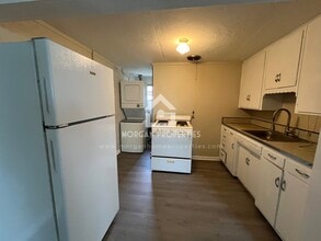 123 Franklin St, Unit B in Pendleton, IN - Building Photo - Building Photo