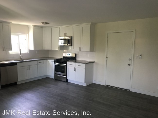 631 E Elk Ave in Glendale, CA - Building Photo - Building Photo