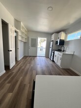 851 W 40th Pl in Los Angeles, CA - Building Photo - Building Photo