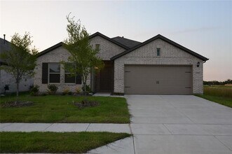 1712 Calanques St in Royse City, TX - Building Photo - Building Photo