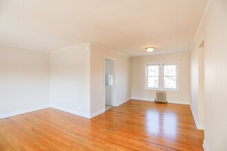 1211 Harvard Ter, Unit #2 in Evanston, IL - Building Photo - Building Photo