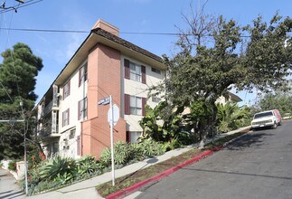 3189 Cheviot Vista Pl in Los Angeles, CA - Foto de edificio - Building Photo