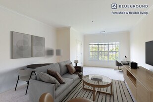 80 N Central Ave in Hempstead, NY - Building Photo