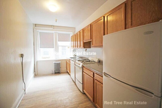 1634 Commonwealth Ave, Unit 6 in Boston, MA - Foto de edificio - Building Photo