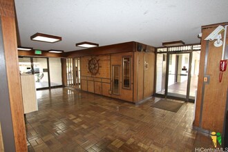 5122 Likini St in Honolulu, HI - Foto de edificio - Building Photo