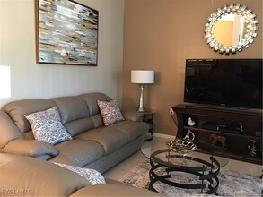 2855 Cypress Trace Cir in Naples, FL - Foto de edificio - Building Photo