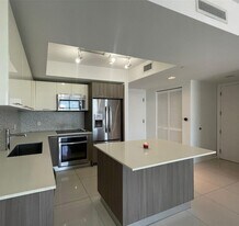 5168 NW 84th Ave, Unit 1808 in Doral, FL - Building Photo