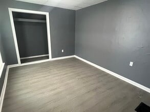 909 W 17th St, Unit A in Erie, PA - Foto de edificio - Building Photo