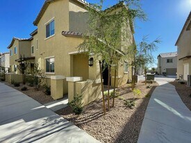 802 Spring Estates Ave in North Las Vegas, NV - Building Photo