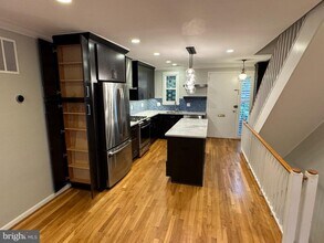 241 G St SW in Washington, DC - Foto de edificio - Building Photo