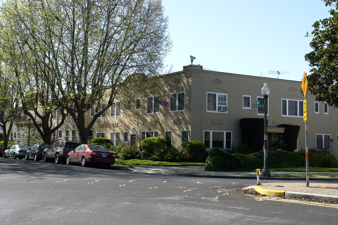 100 Duane St in Redwood City, CA - Building Photo