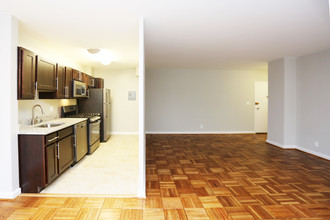 Connecticut Park Apartments in Washington, DC - Building Photo - Interior Photo