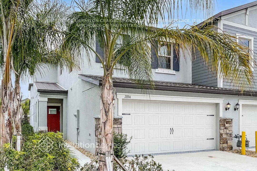 2894 Coach Manors Way in New Port Richey, FL - Building Photo