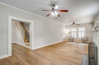 2328 W Rosedale St S in Fort Worth, TX - Foto de edificio - Building Photo