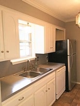 11327 N May Ave-Unit -Apartment B in Oklahoma City, OK - Building Photo - Building Photo