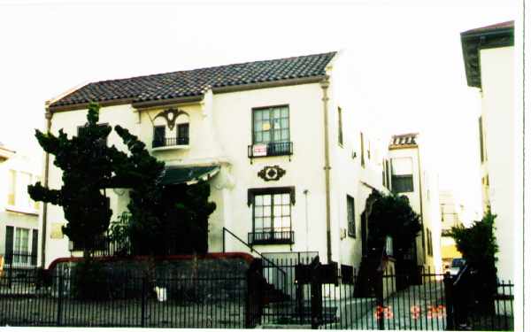 212-216 1/2 S Berendo St in Los Angeles, CA - Building Photo