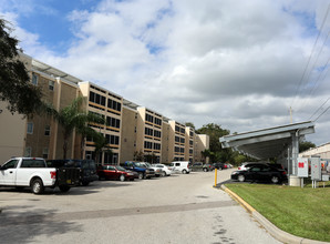 J. L. Young Garden Apartments in Tampa, FL - Building Photo - Building Photo