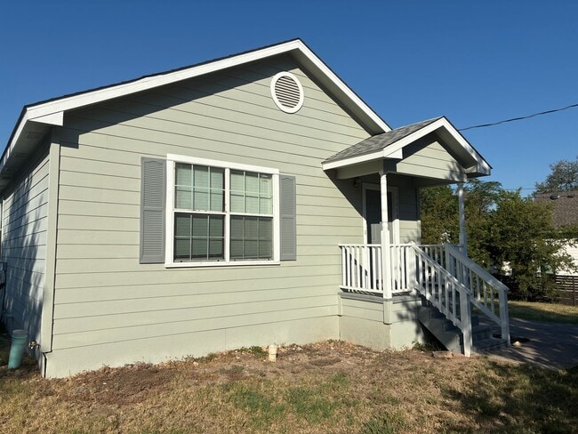 1408 Perez St in Austin, TX - Building Photo - Building Photo