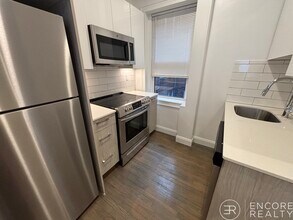 19 Queensberry St in Boston, MA - Building Photo - Building Photo