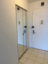 200 Locust St, Unit 6C in Philadelphia, PA - Building Photo - Building Photo