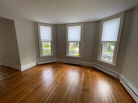 14 Chestnut St, Unit 1 in Malden, MA - Building Photo