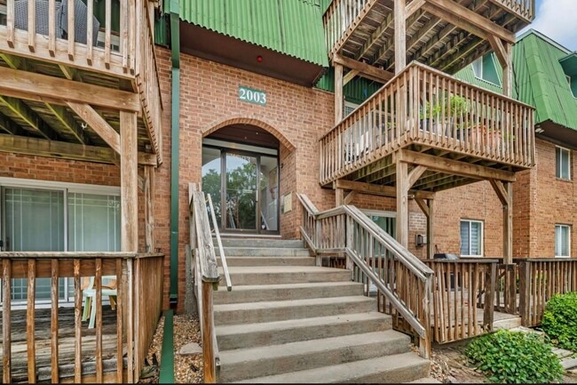 2003 Tall Oaks Dr in Aurora, IL - Building Photo - Building Photo
