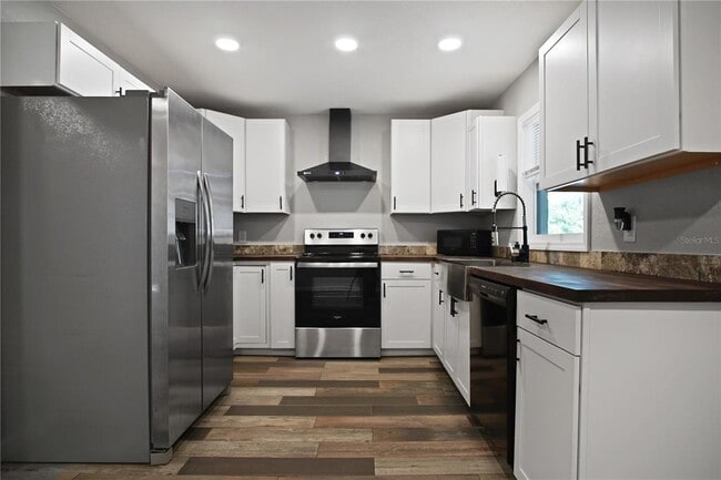 213 S Bougainvillea Ave in Polk City, FL - Building Photo - Building Photo