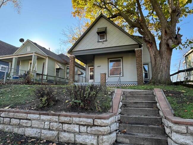 617 Splitlog Ave in Kansas City, KS - Building Photo - Building Photo